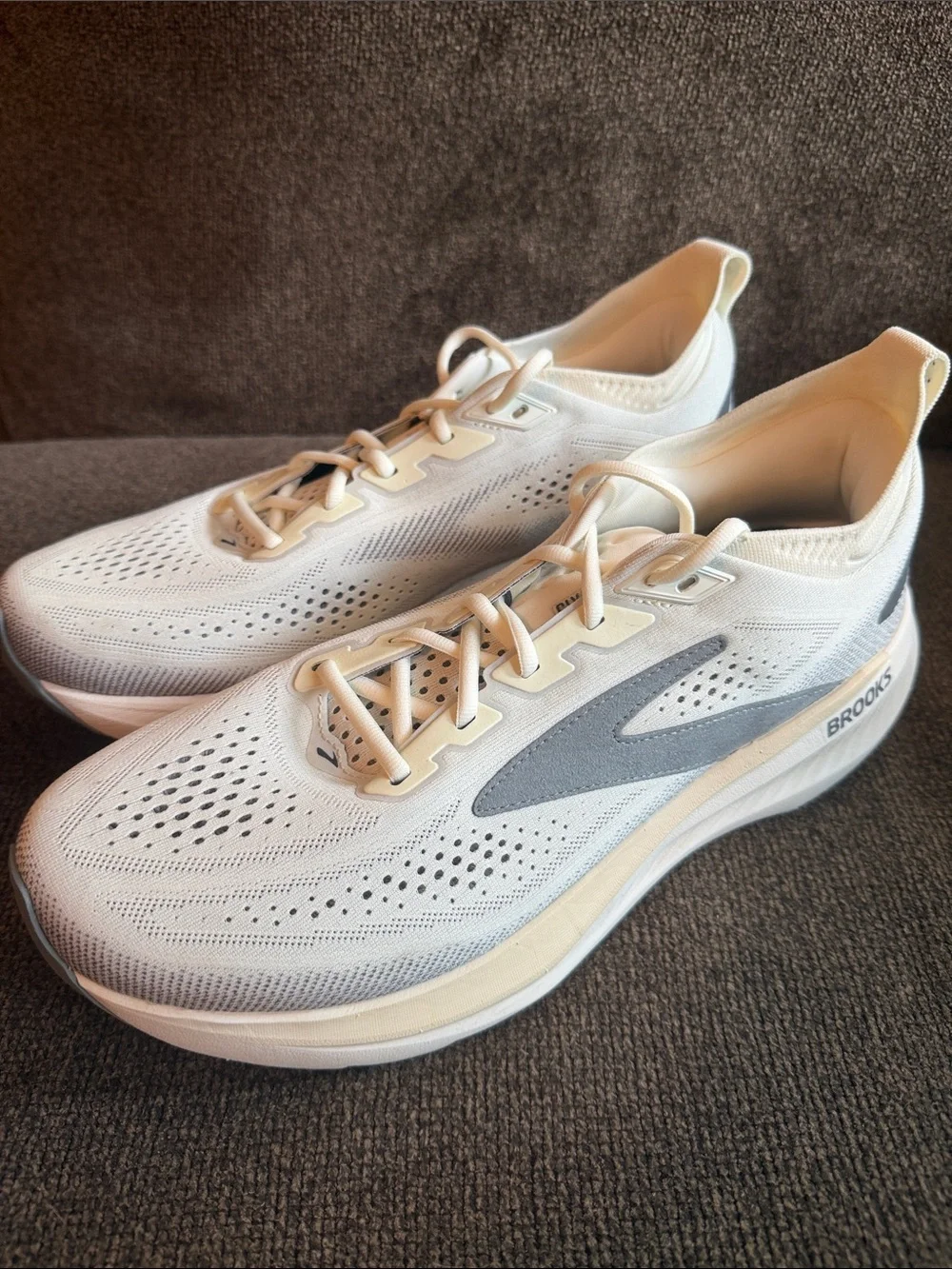 Brooks Glycerin 23